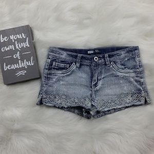 Levi's Girls Embroidered  Shorty Shorts 26 Waist